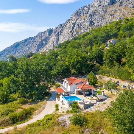 4 Bedroom In * Jesenice (Split-Dalmatia)
