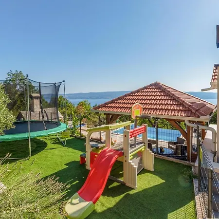 4 Bedroom In Holiday home *