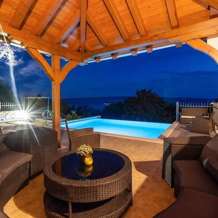 Holiday home 4 Bedroom In *