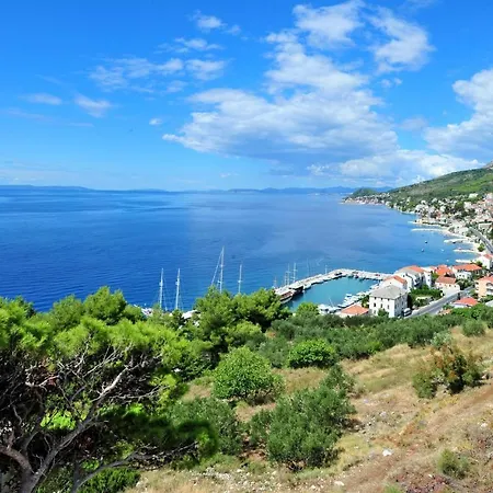 Holiday home 4 Bedroom In Jesenice Jesenice (Split-Dalmatia)