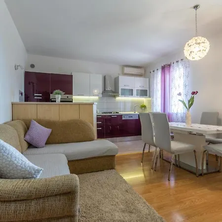 4 Bedroom In Jesenice Holiday home