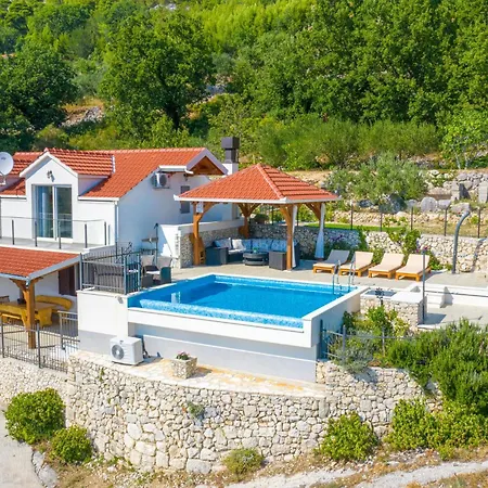 Holiday home Front In *